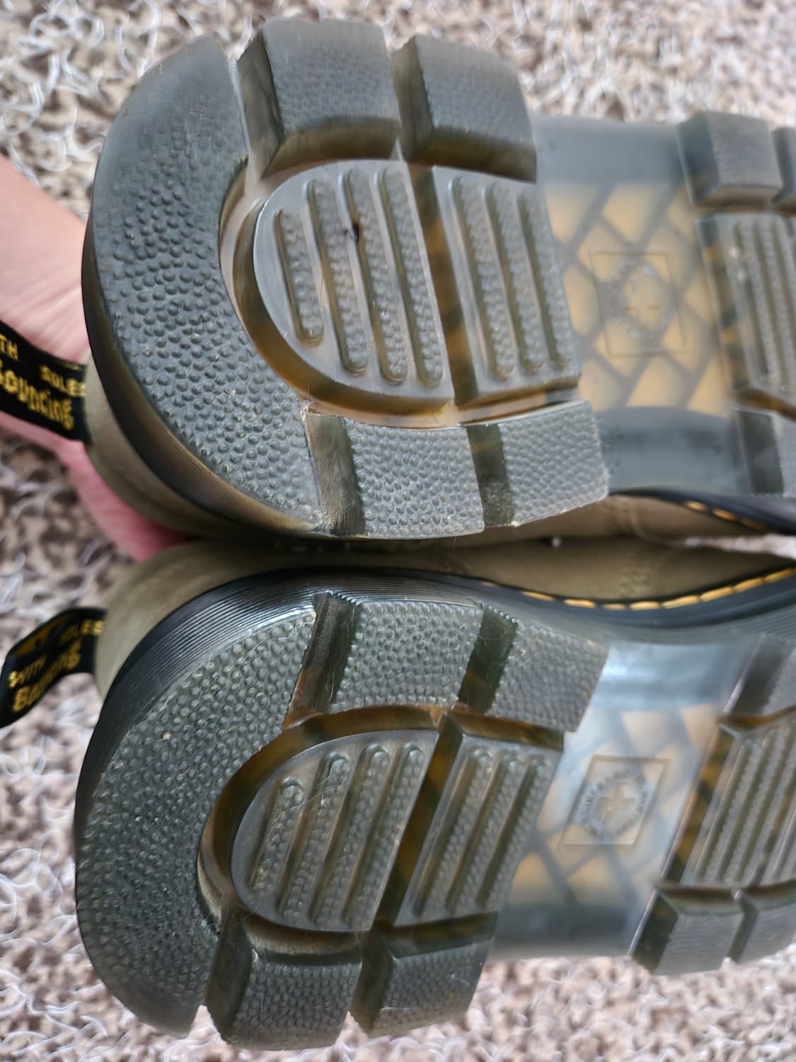 닥터마틴 리더 올리브 스웨이드 상품이미지4