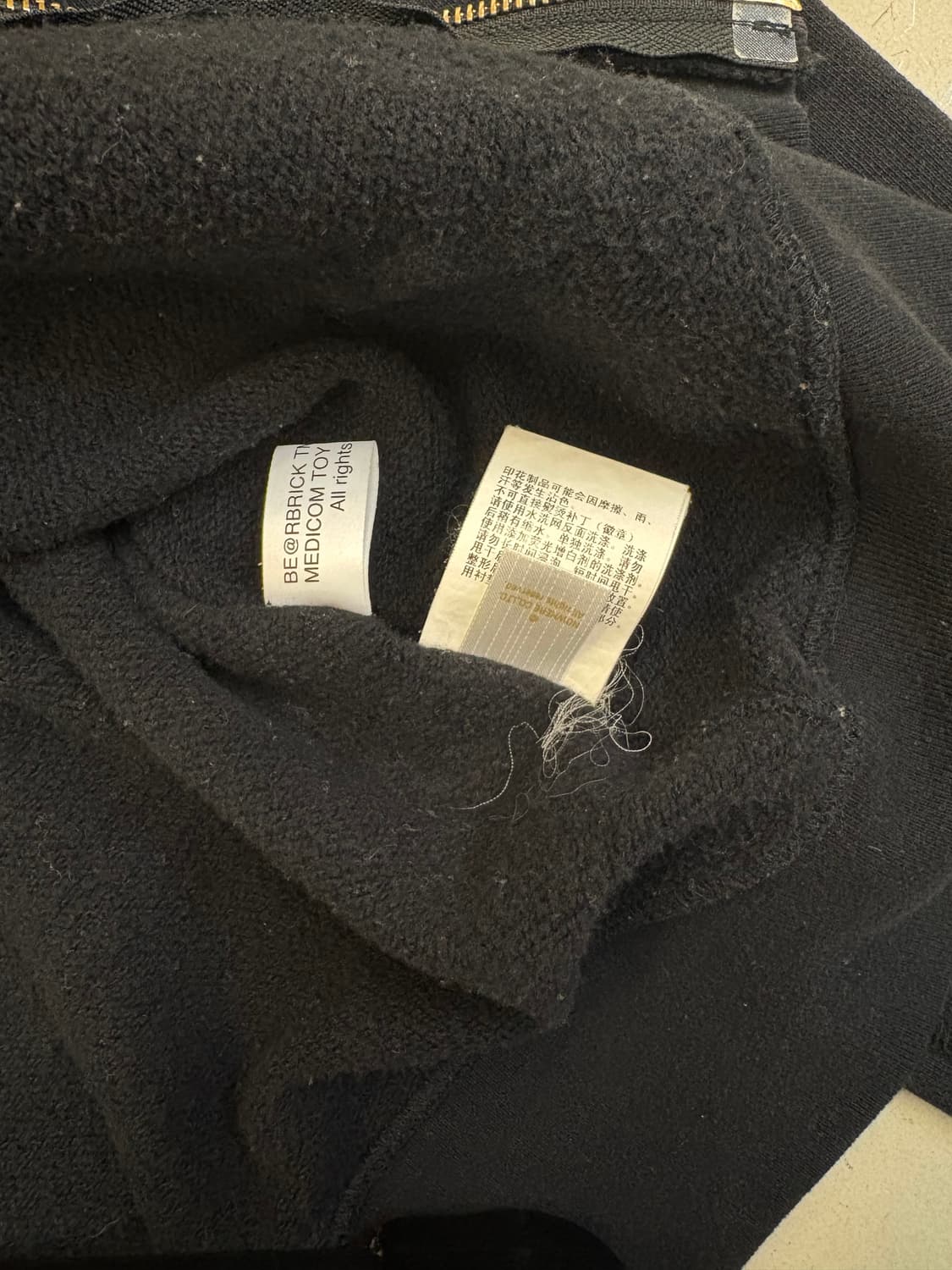 베이프 골드 카모 베어브릭 샤크 후드 집업 상품이미지7