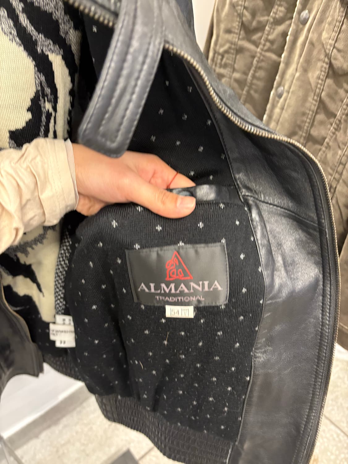 Almania leather jacket 상품이미지7