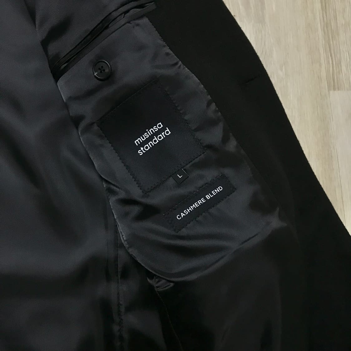 [미착용] 무신사 스탠다드 대디 숄더 싱글 코트 L 블랙 상품이미지4
