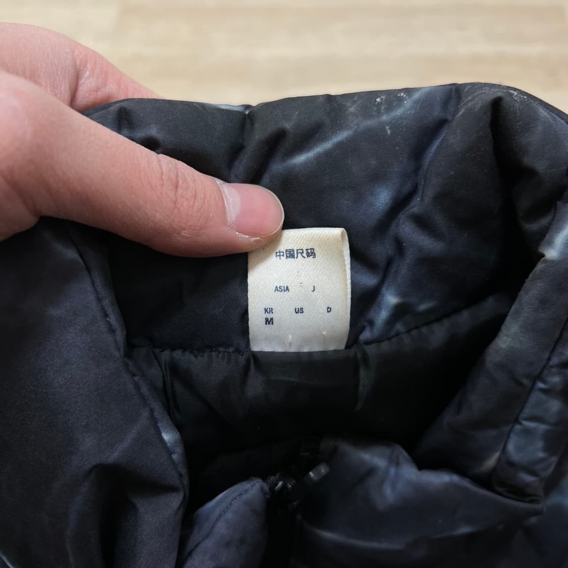 리복 그래픽 하이넥 경량패딩 퀼팅 점퍼 [블랙] M/95 상품이미지6