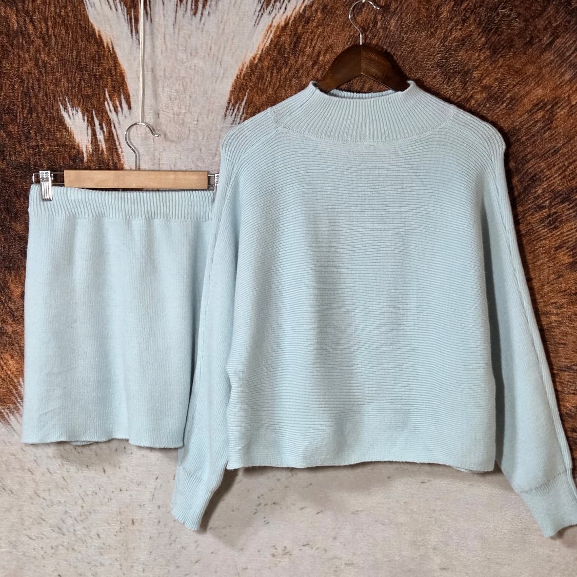 스카이블루 반폴라 니트 스커트 셋업 상품이미지1