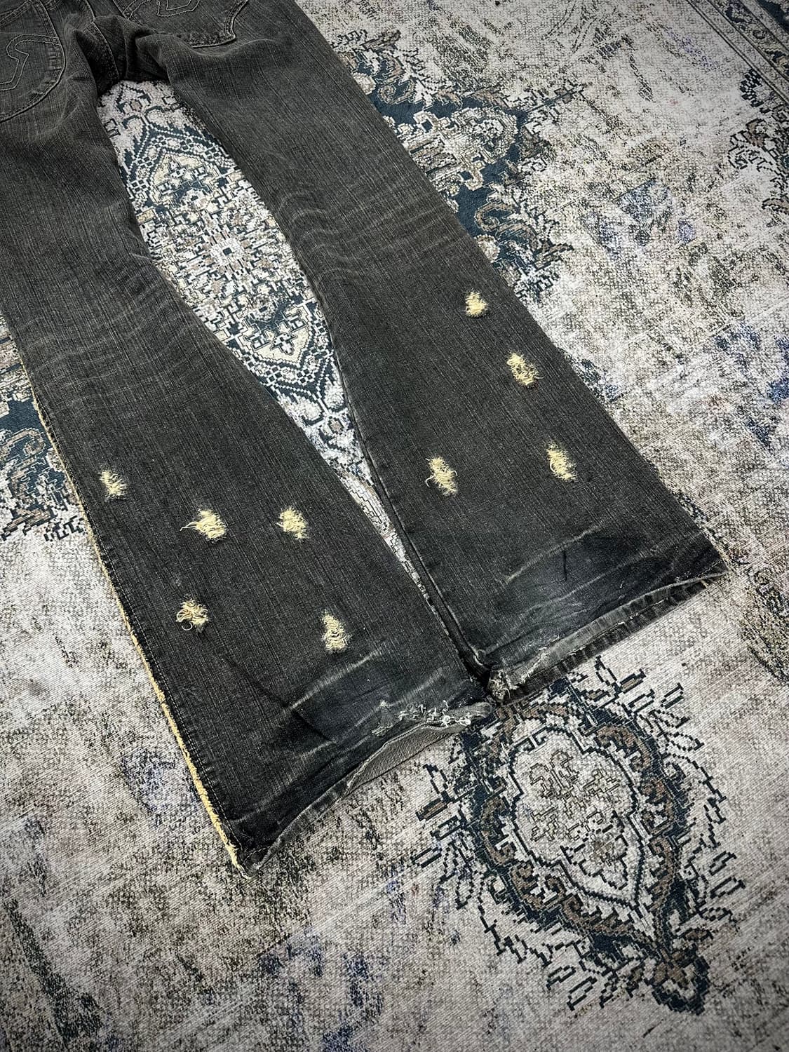 Obelisk bullet damaged flared jeans 상품이미지6