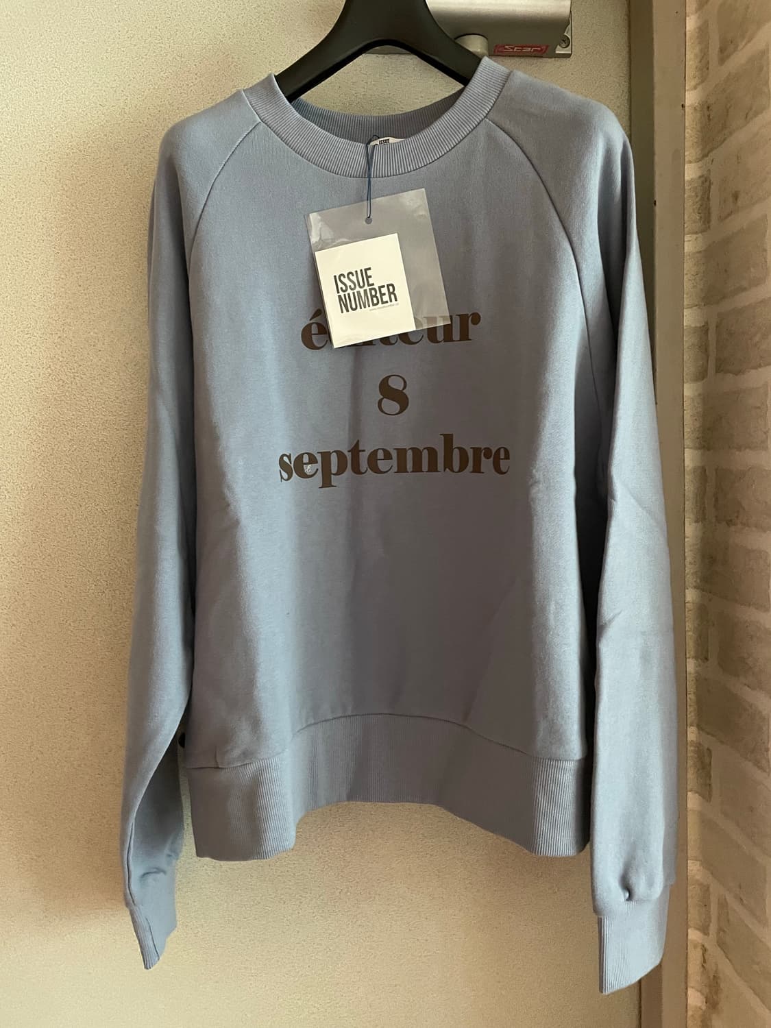 이슈넘버 맨투맨 상품이미지1