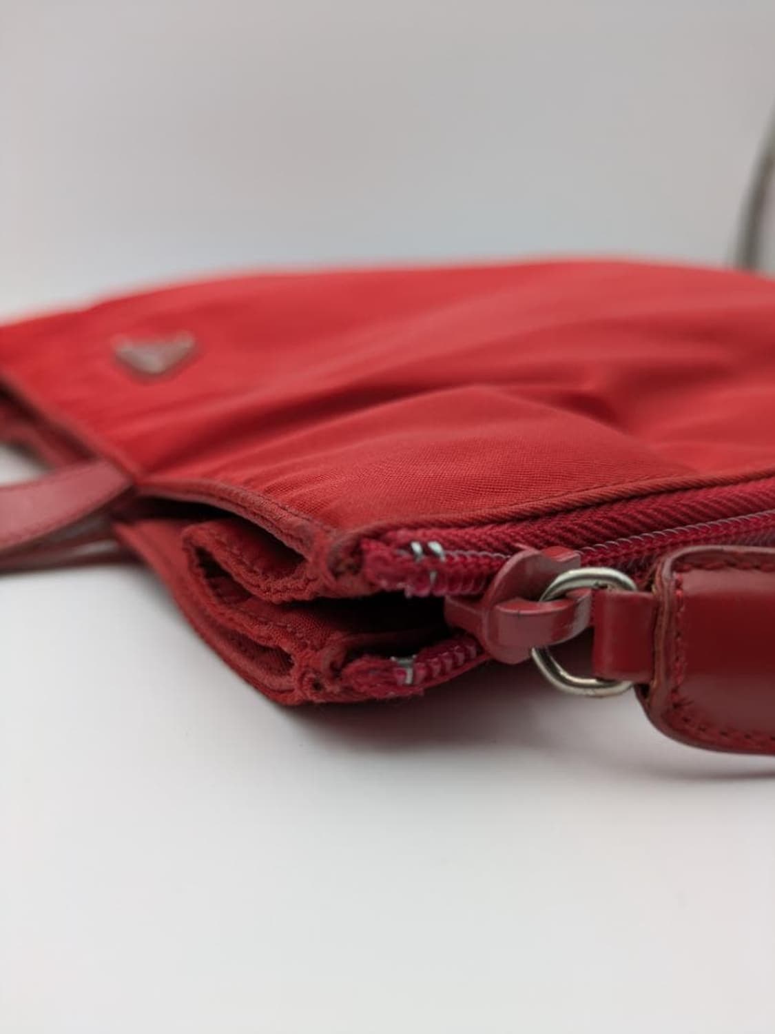 프라다 로고 플레이트 테수트 나일론 토트백 레드 y2k 상품이미지6