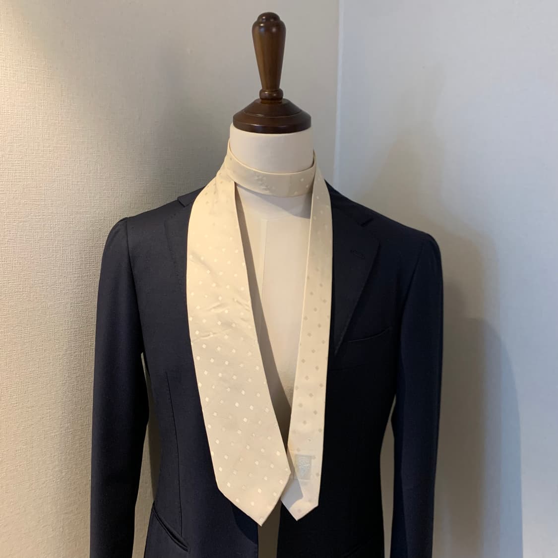 구찌(GUCCI) 명품 결혼식넥타이 이태리 100실크 클래식룩 9.5cm 상품이미지1