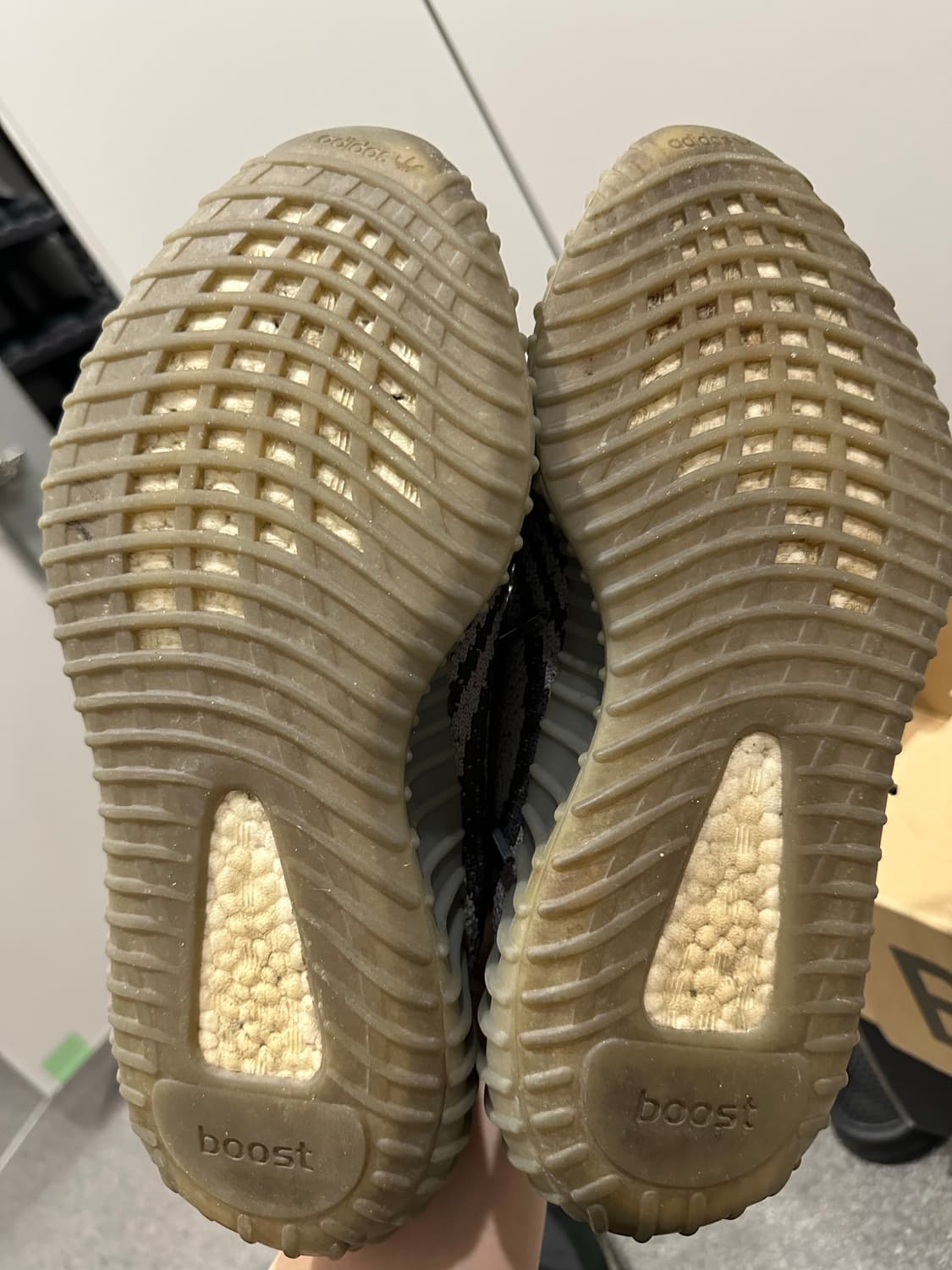 이지부스트350 벨루가 2.0 255 상품이미지7