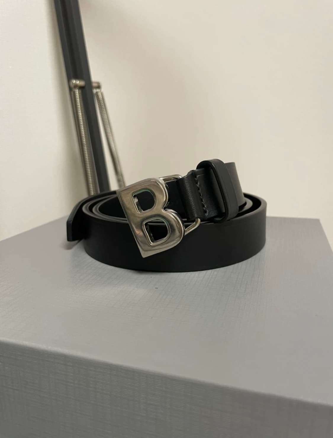 발렌시아가 우먼스 B로고 블랙 가죽 벨트 (풀박스) 상품이미지4