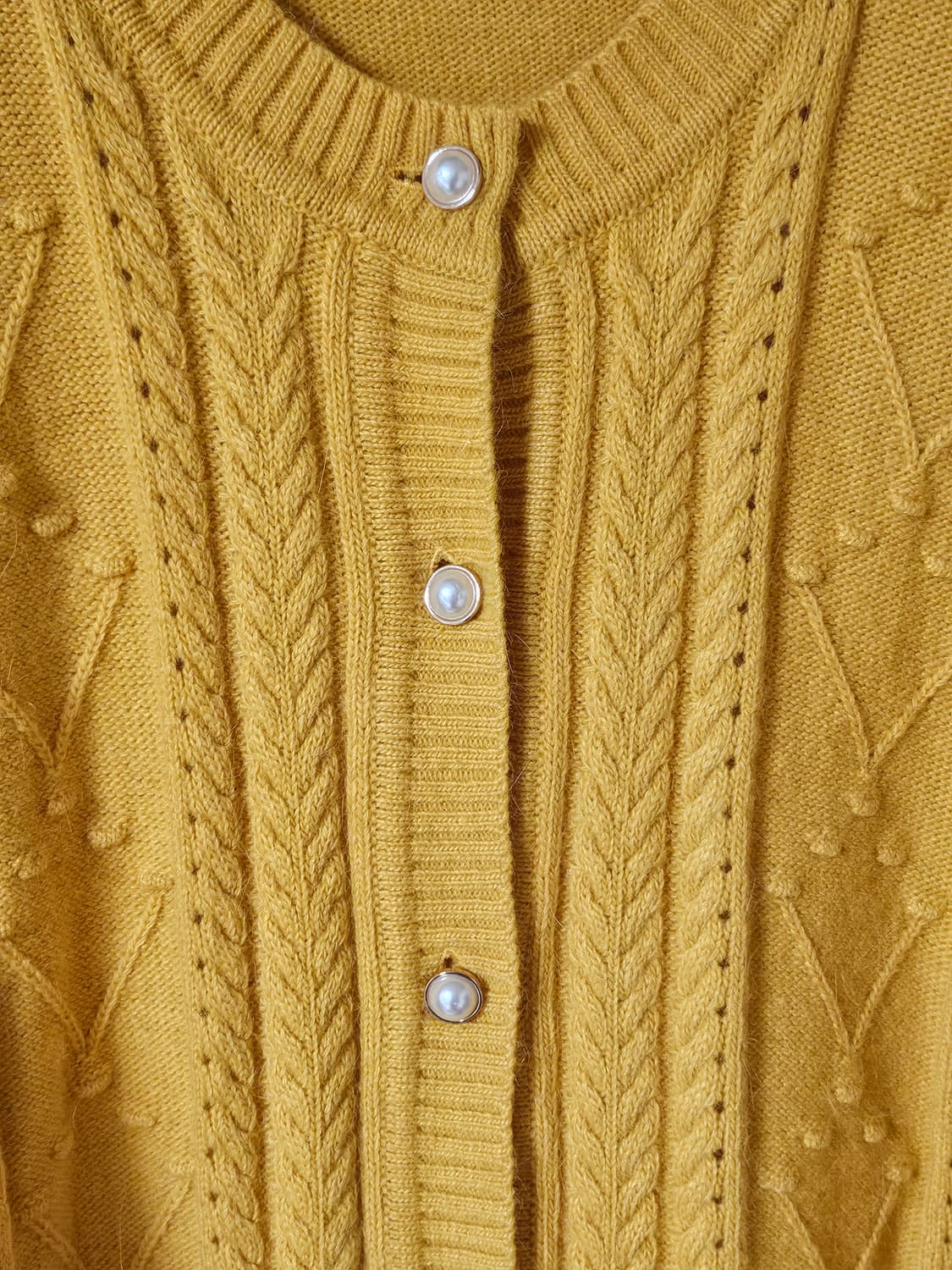 JJ지고트 울혼방 펀칭 케이블 진주버튼 여성가디건 55/상태좋음 상품이미지5