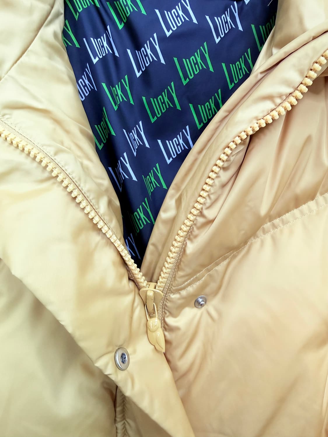 럭키슈에뜨 와이드카라 구스다운 숏패딩 상품이미지5