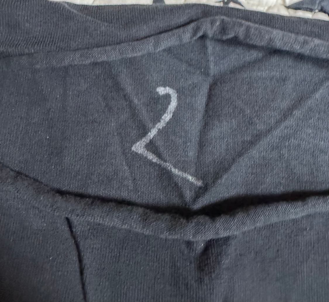 칸예 벌쳐스 1 트랙 리스트 롱슬리브 상품이미지4