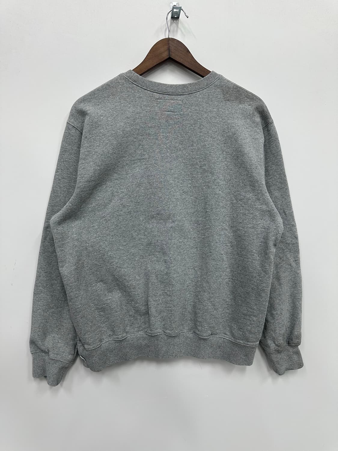 디스이즈네버댓 그레이 맨투맨  상품이미지5