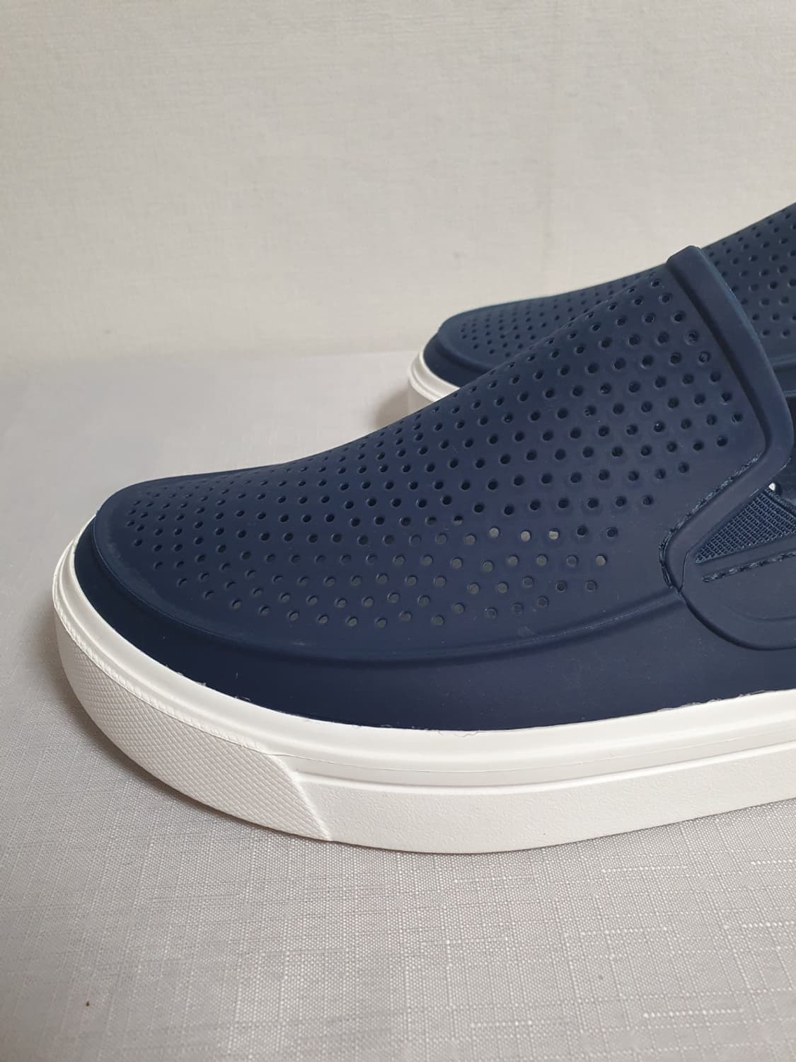 280mm 크록스 시티레인 로카 슬립온 네이비 화이트 상품이미지7