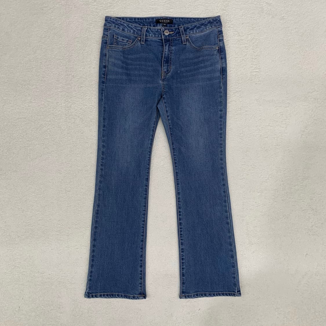 [31] 게스 메탈플레이트 부츠컷 데님팬츠 상품이미지3