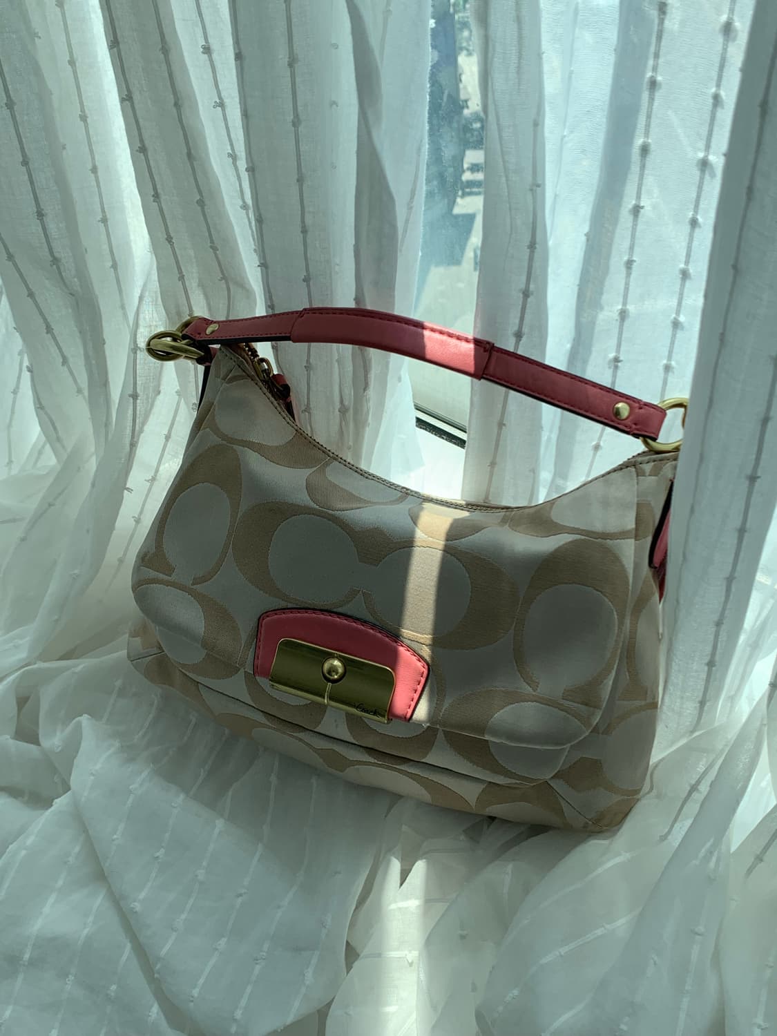💗 Coach Signature Pink Ivory Bag 상품이미지2