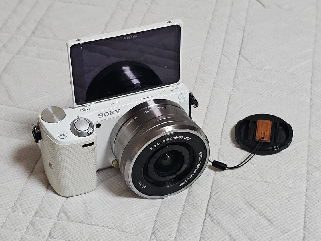 소니 NEX-5T 미러리스 카메라 상품이미지1