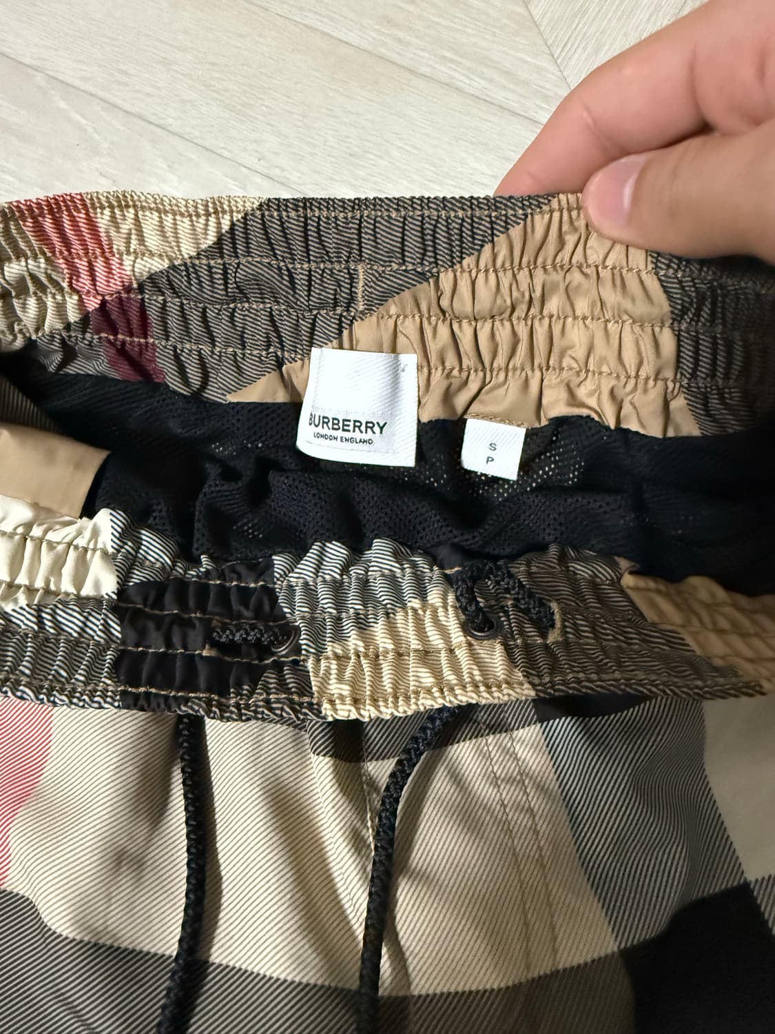 버버리 스윔팬츠 상태 최상 상품이미지7