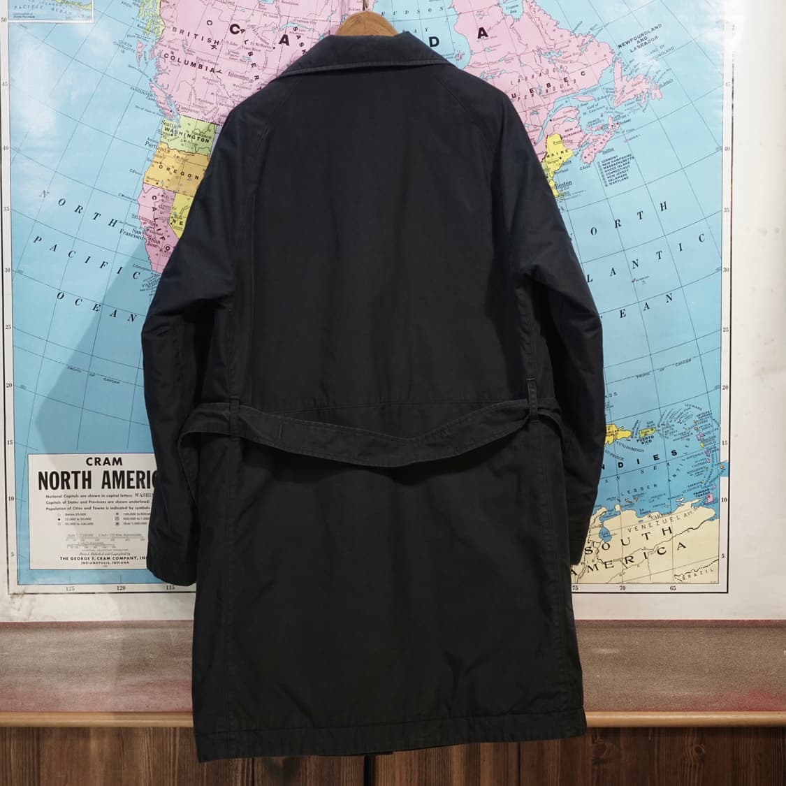 에르노 X 프랑스 아티스트 그래픽 다운 코트 상품이미지4