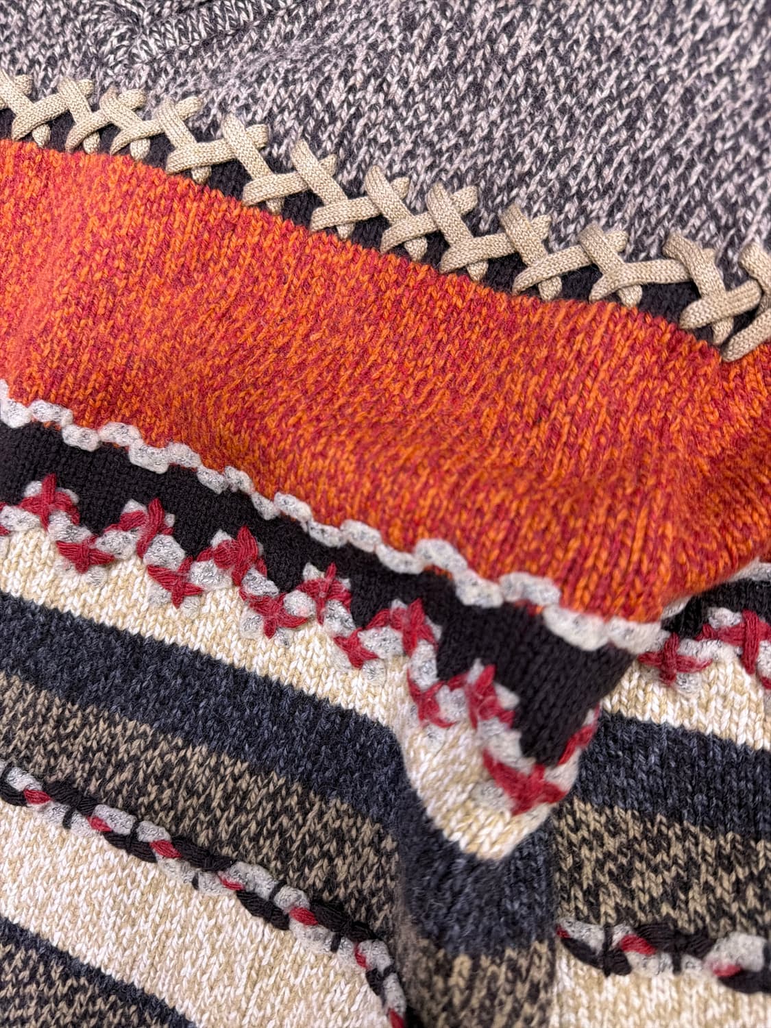 인터메조 스트라이프 배색 로프 울 니트 V넥 스웨터 105 상품이미지5