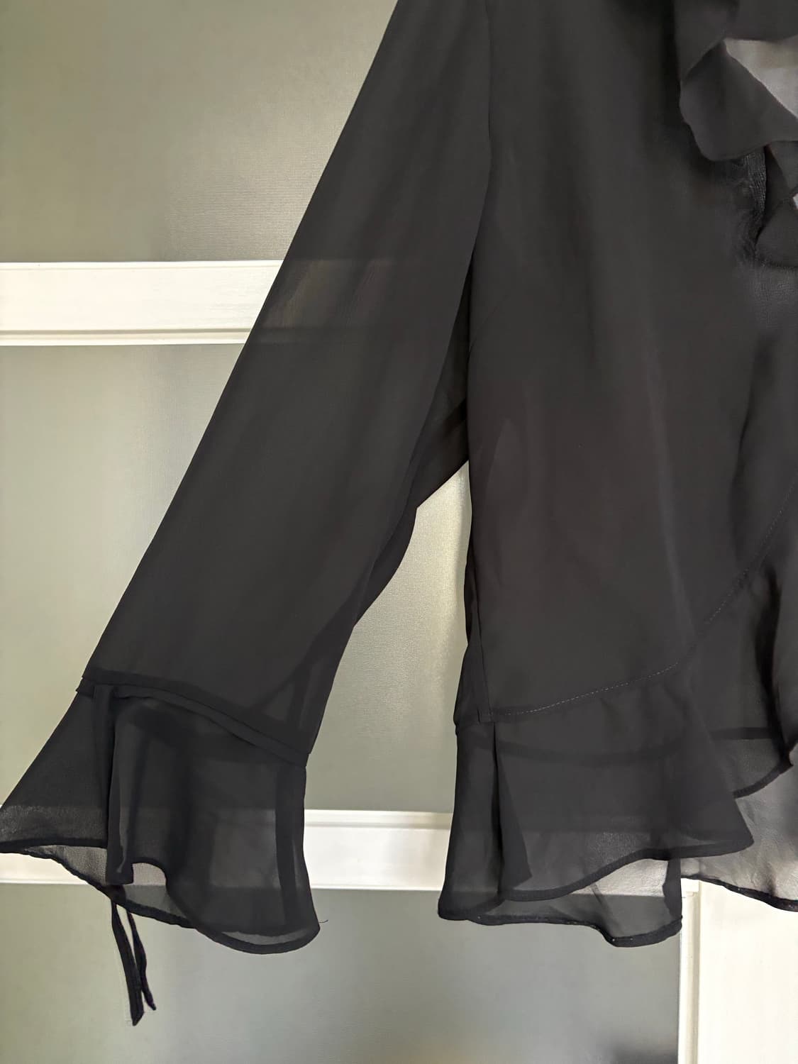 블랙 프릴 시스루 가디건 상품이미지3