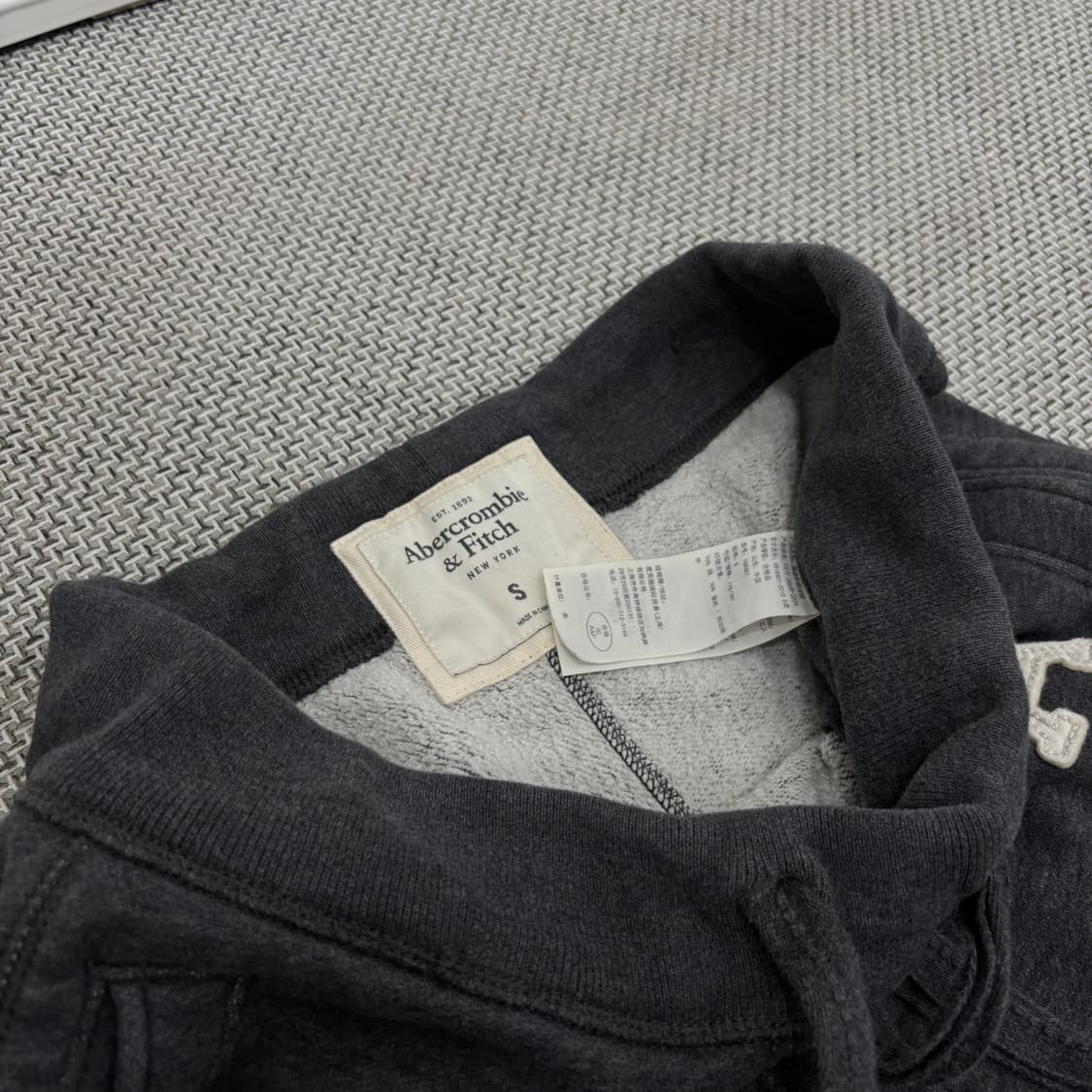 Abercrombie Y2K 트레이닝 팬츠 상품이미지5