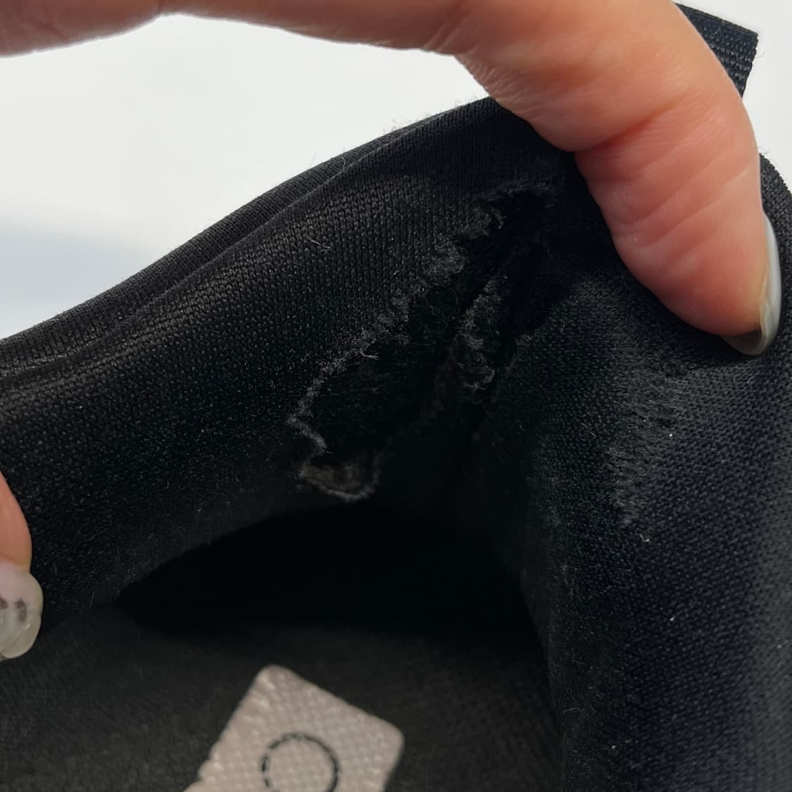 호카 본디8 와이드 런닝화 블랙 상품이미지10