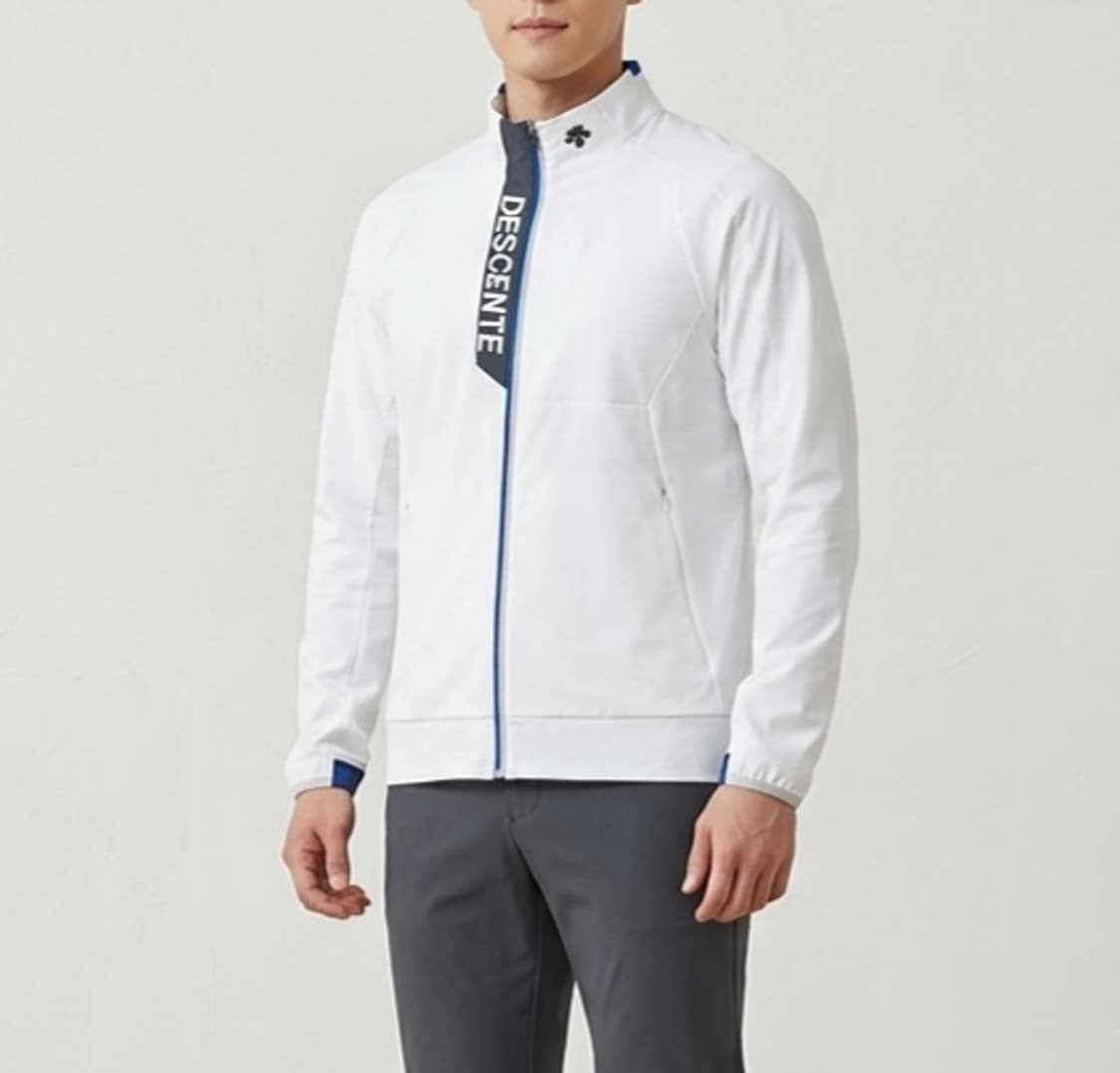 [100]데상트 기능성 트레이닝 자켓 상품이미지1