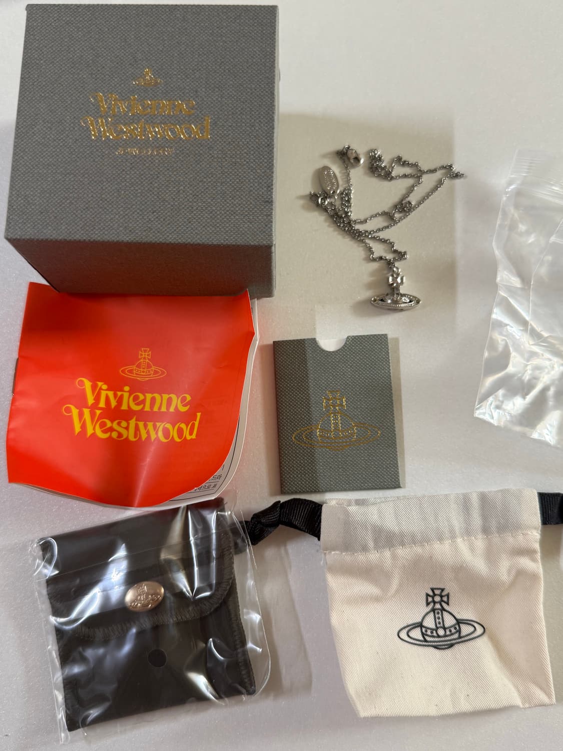 비비안웨스트우드 풀구성 목걸이 상품이미지2