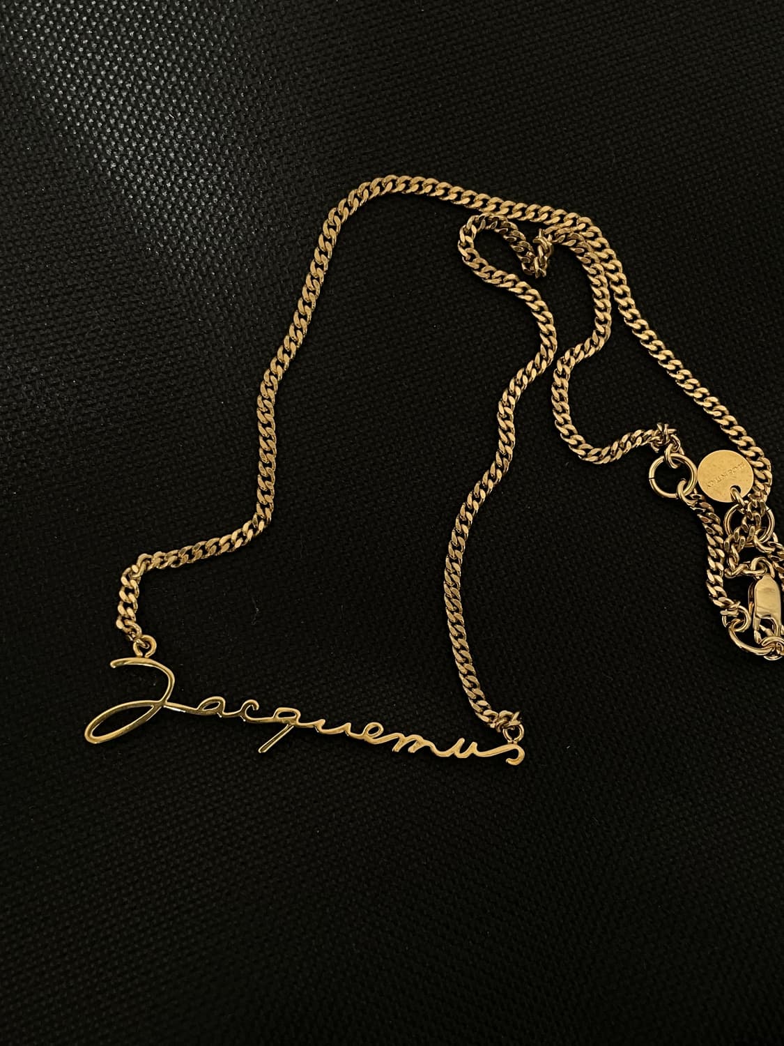 자크뮈스 골드 레터링 목걸이 상품이미지1