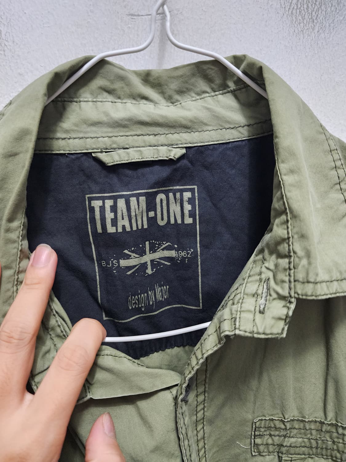 TEAM-ONE 카키색 반팔셔츠 상품이미지5