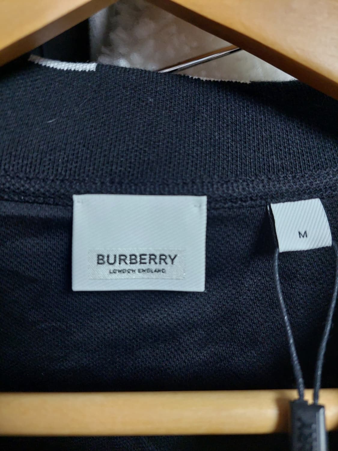 버버리 블랙 버버리로고 카라 반팔 백화점판 상품이미지7