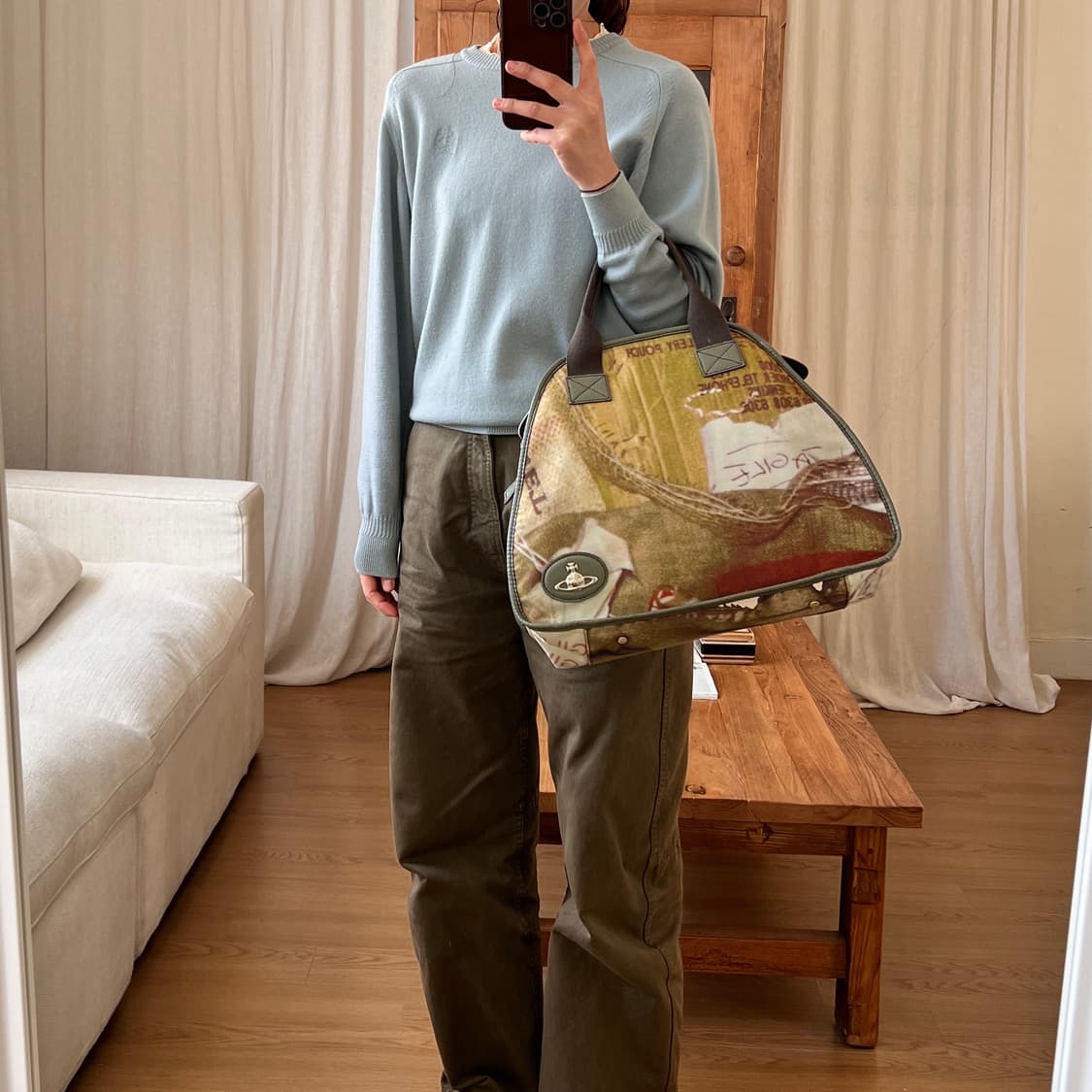 비비안웨스트우드 그래픽 야스민 토트백 상품이미지10