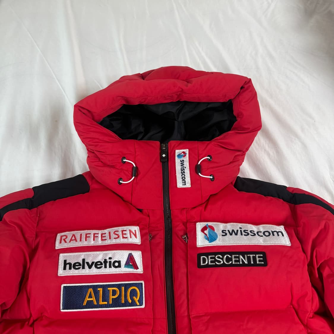 데상트 스위스 스키팀 패딩 레드 덕다운 L 상품이미지3