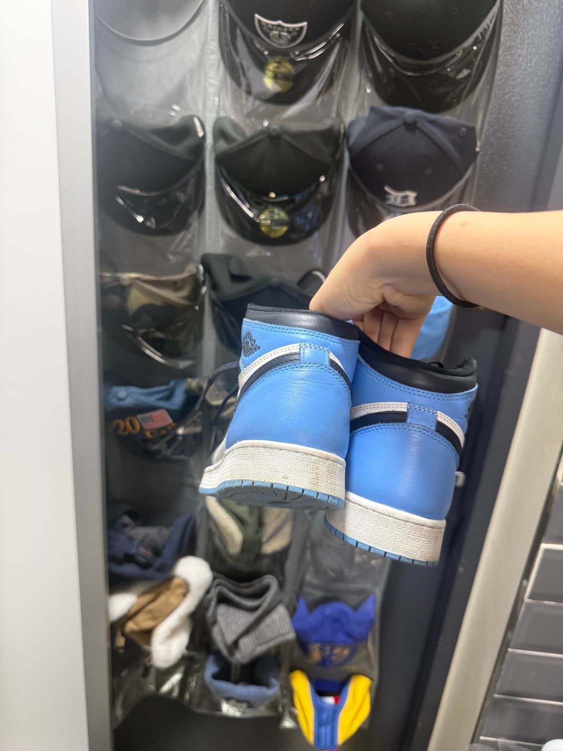 조던 1 레트로 하이 OG 유니버시티 블루 상품이미지4