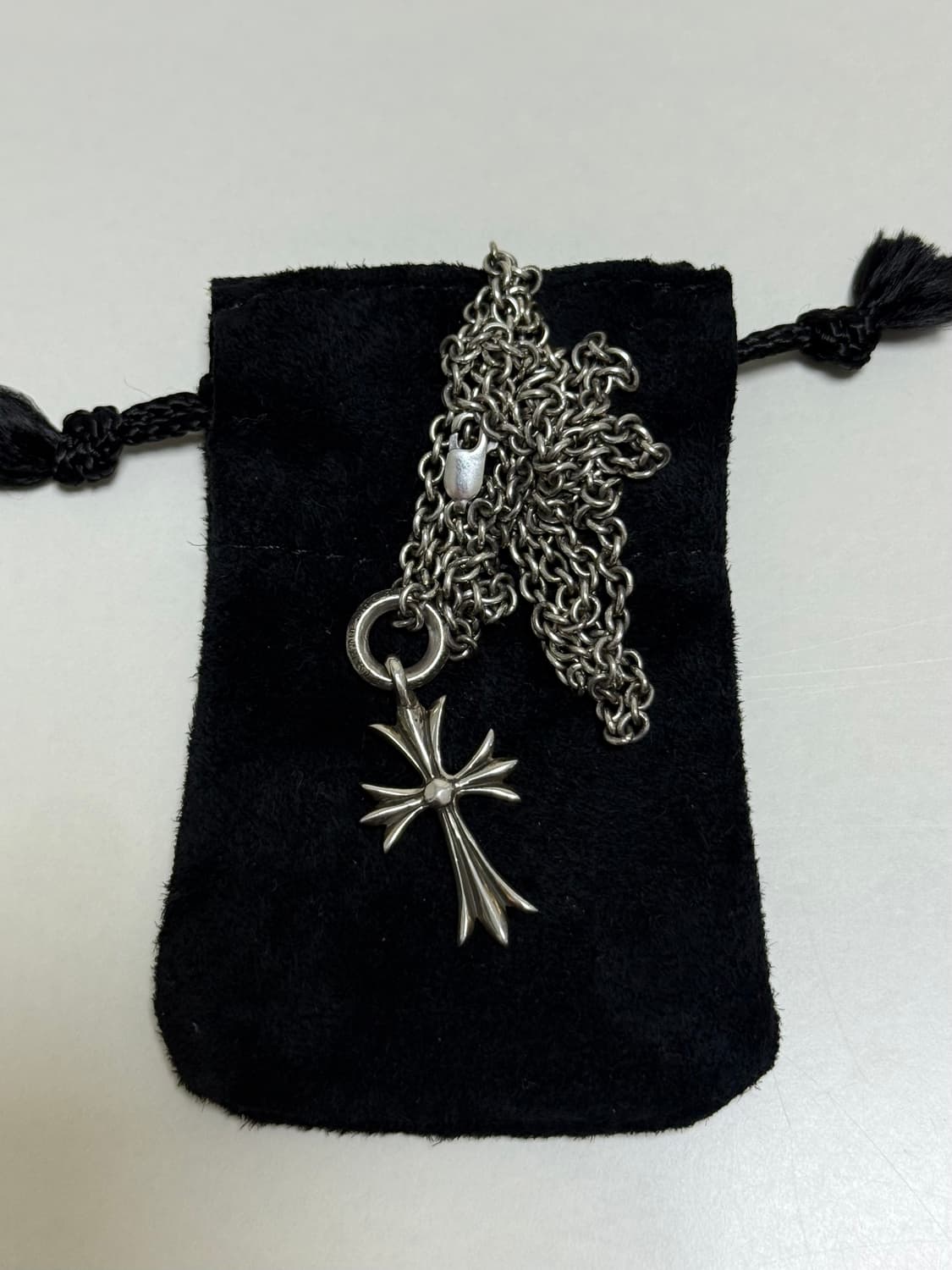 크롬하츠 신형 타이니 크로스 펜던트 상품이미지2