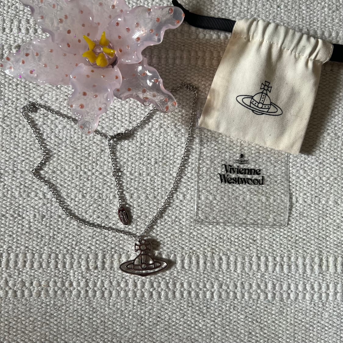 비비안웨스트우드 씬 라인 숏 플랫 오브 펜던트 네크리스 상품이미지3