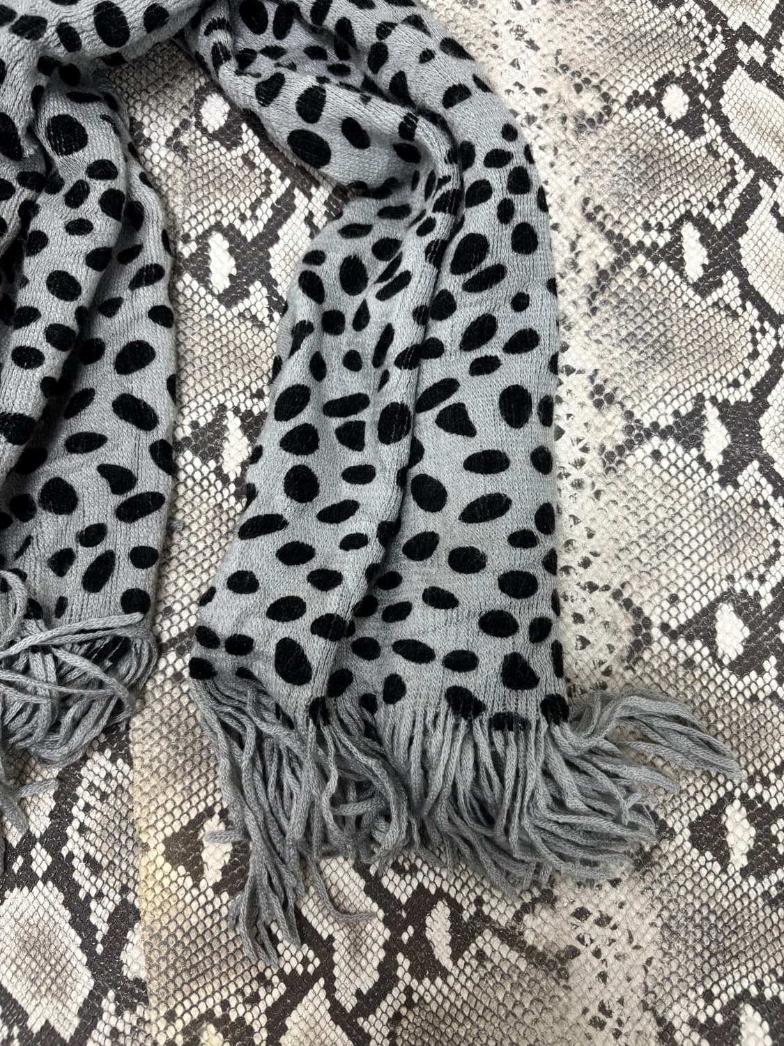 “Vintage” Dot Pattern Scarf 상품이미지3
