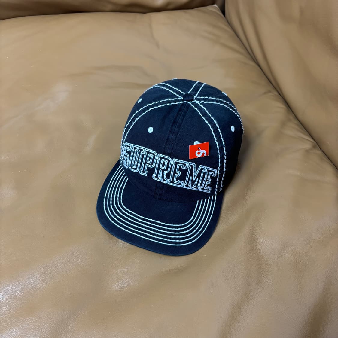 Supreme 슈프림 스티치 워시드 블랙 6패널 볼캡 모자 (Black) 상품이미지1