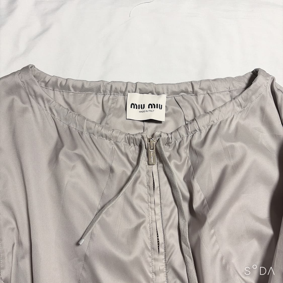 미우미우 23s/s 테크니컬 나일론 드레스(윈드 브레이커) 상품이미지4