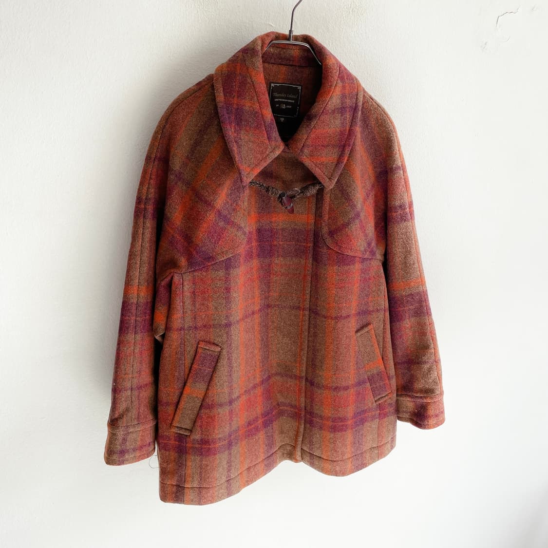 써스데이아일랜드 루즈핏 숏기장 핸드메이드 코트 상품이미지2