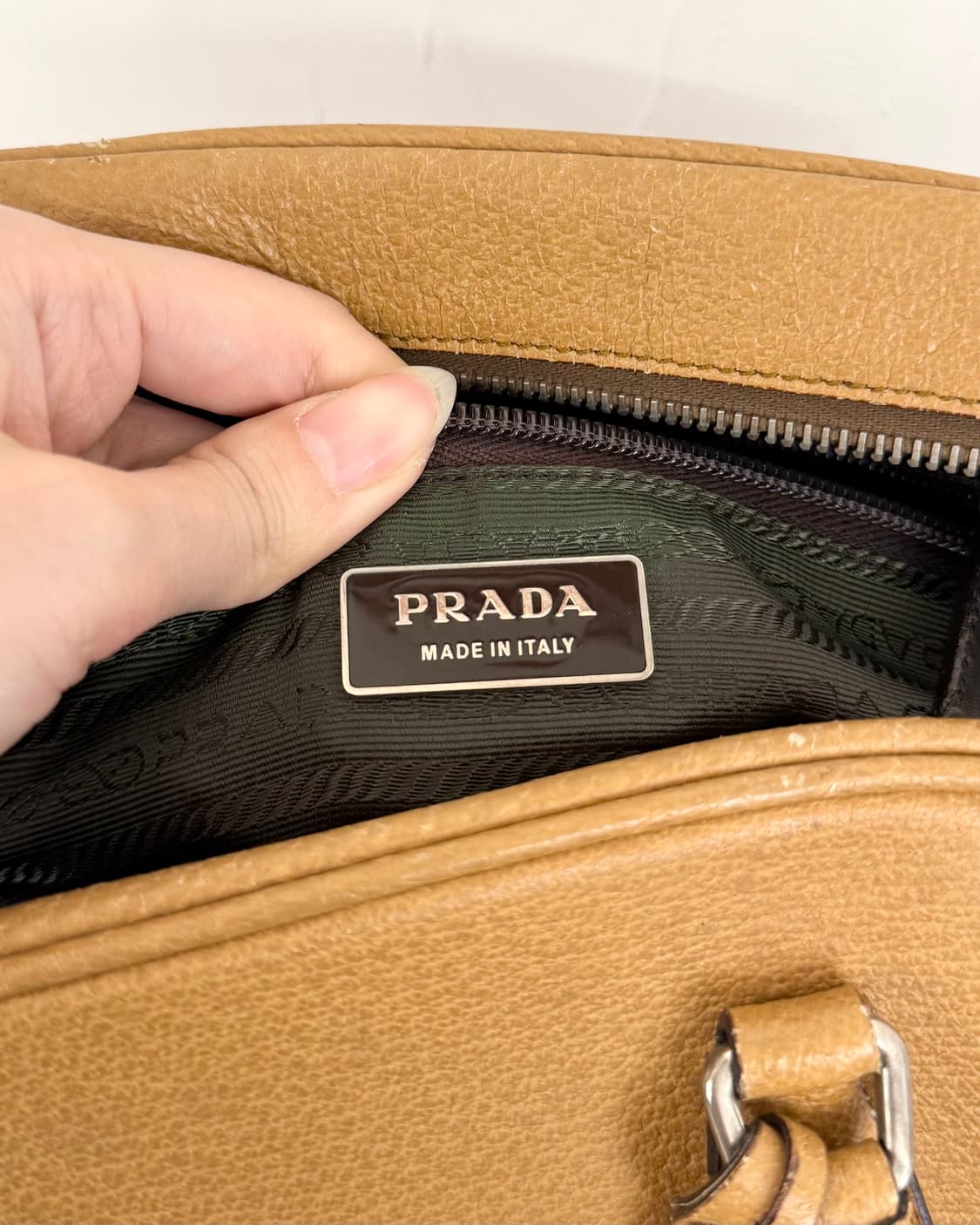 프라다 카멜 보어스킨 레더 핸드백 상품이미지7