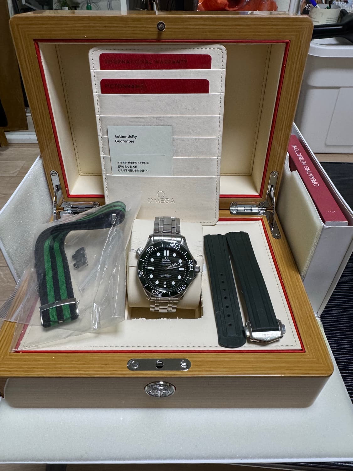 오메가 씨마스터 300 상품이미지1