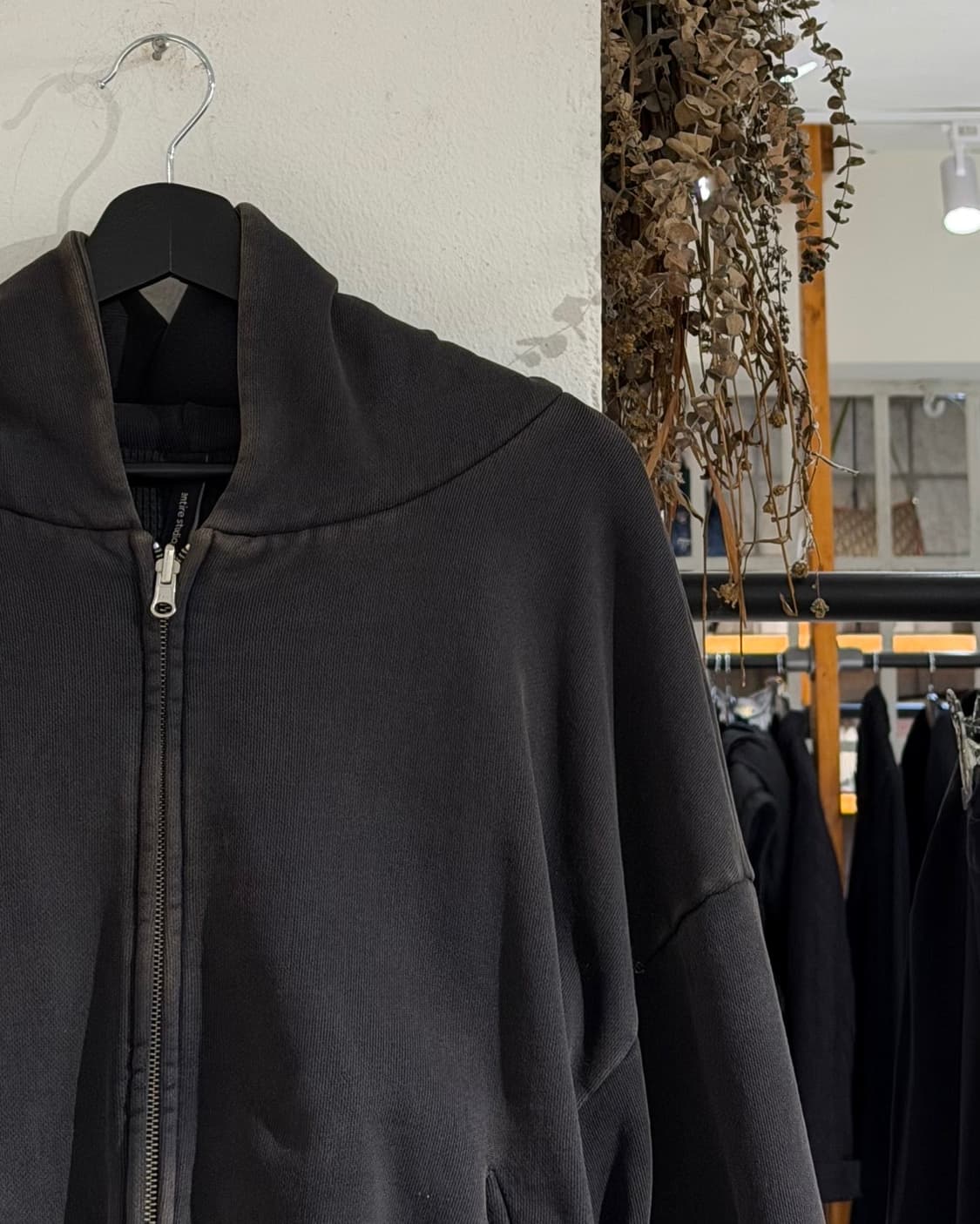 엔타이어 스튜디오 차콜브라운 페이디드 후드집업 상품이미지3