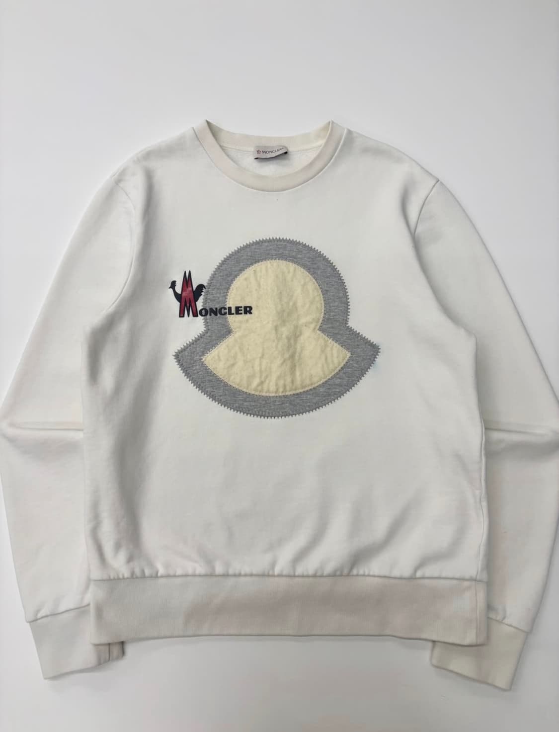 18FW 몽클레어 엠브로이드 크루넥 맨투맨 상품이미지1