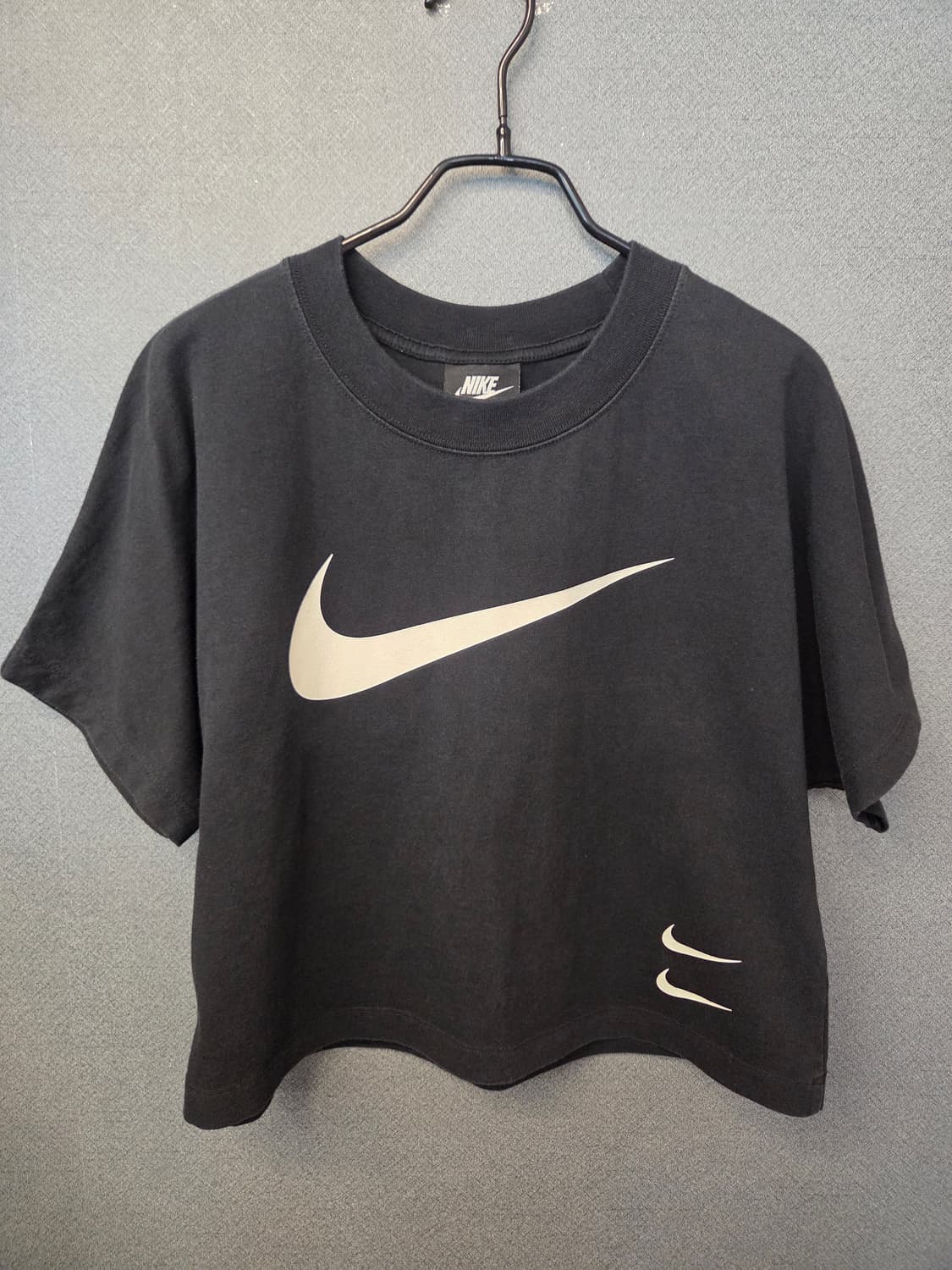 나이키 스우시 크롭반팔티 상품이미지1