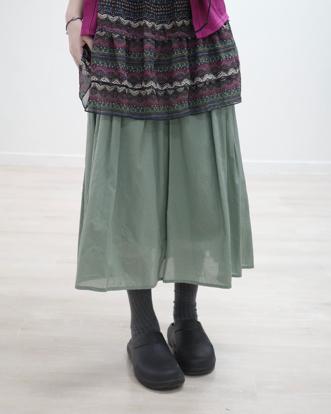Uniqlo soft khaki skirt 상품이미지1