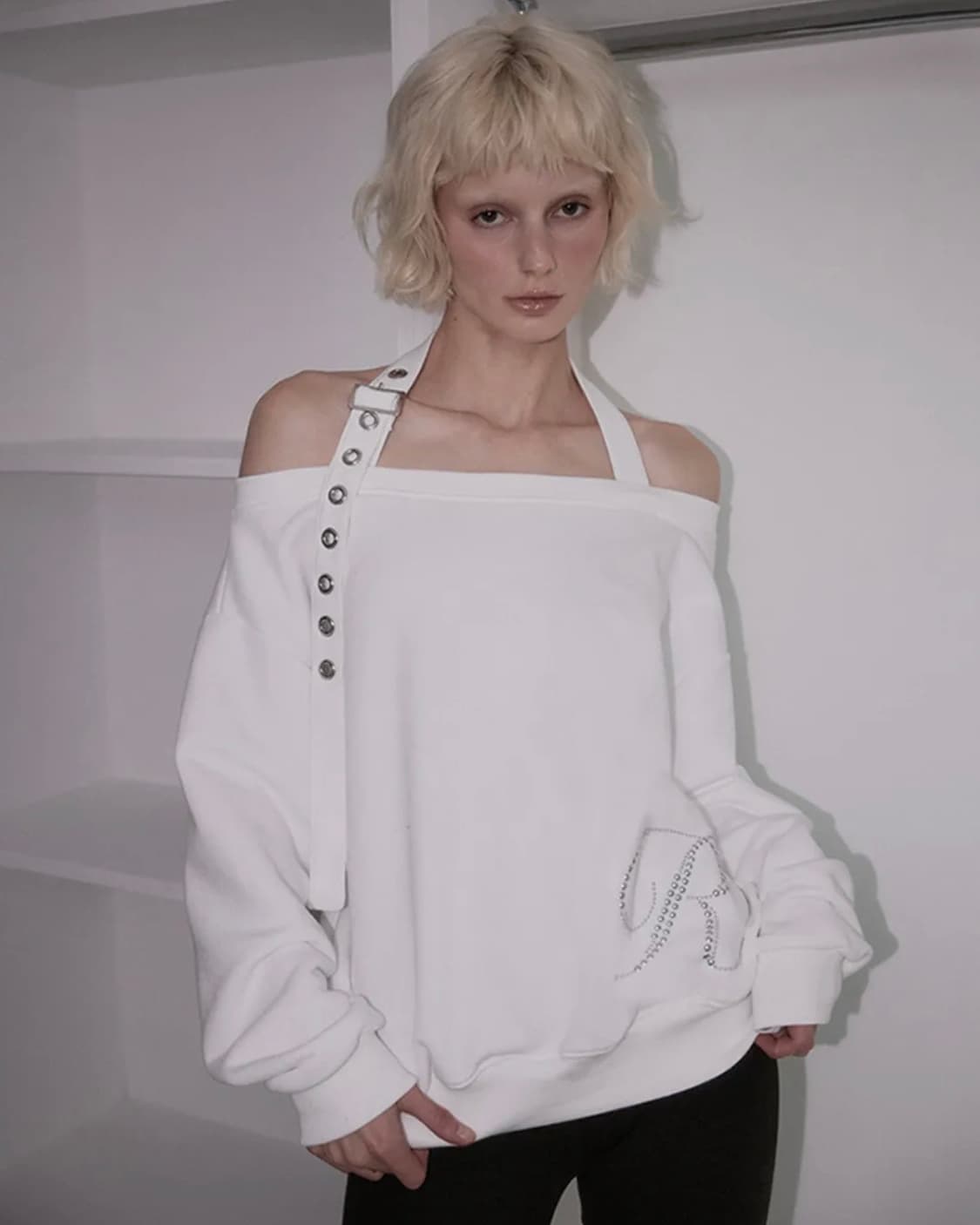 로제프란츠 스트랩 오프숄더 맨투맨 상품이미지1