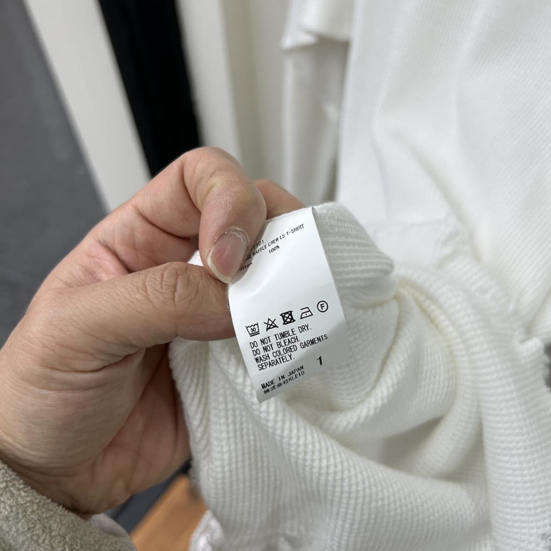 16388 - 안셀름 데미지 와플 크루 롱슬리브 상품이미지6