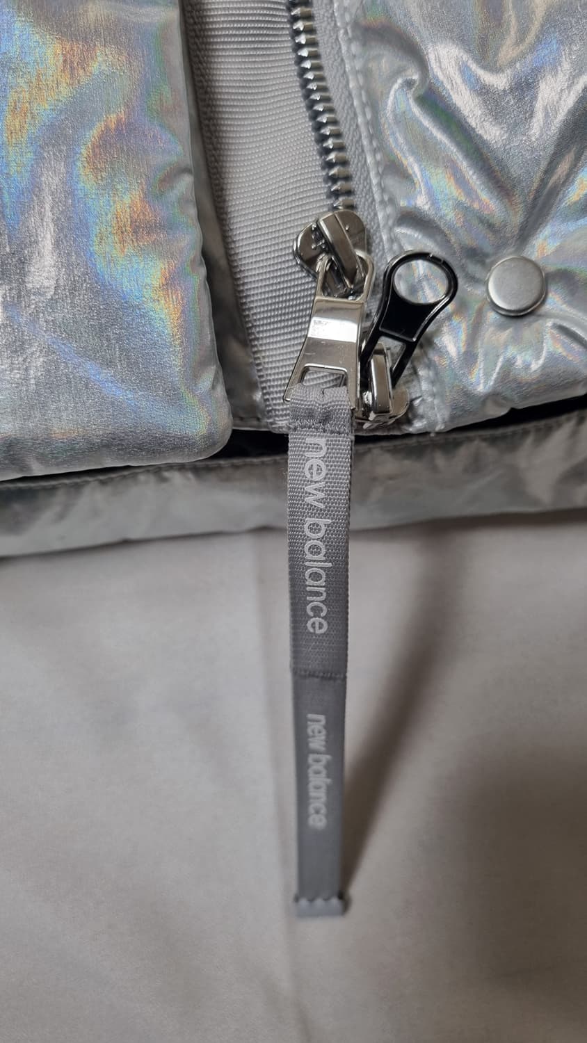 뉴발란스 루즈핏 조끼패딩 매탈실버 상품이미지3