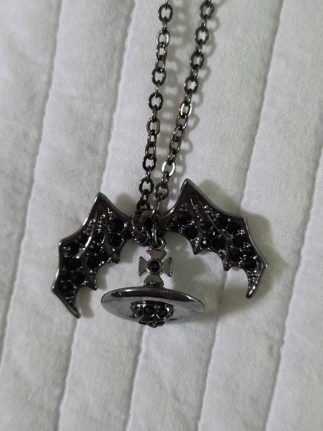 빈티지 비비안웨스트우드 뱀파이어 박쥐 날개 orb 목걸이 판매 상품이미지1